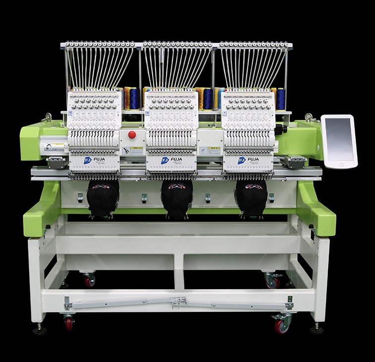 Máquina de bordar inteligente de tres cabezales con fábrica